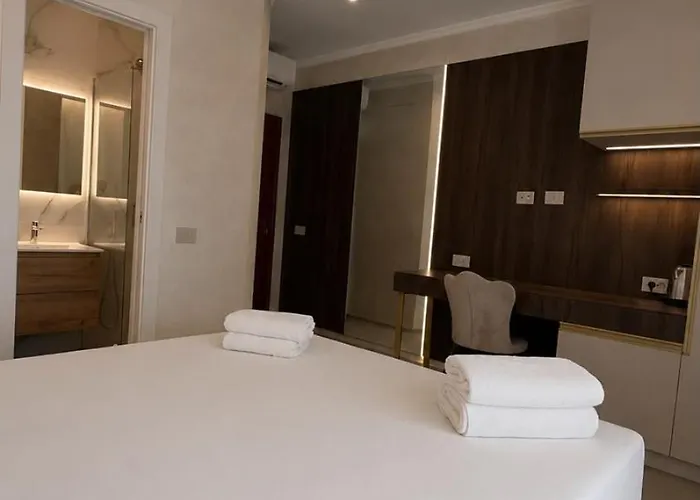 Royal Luxury 4*